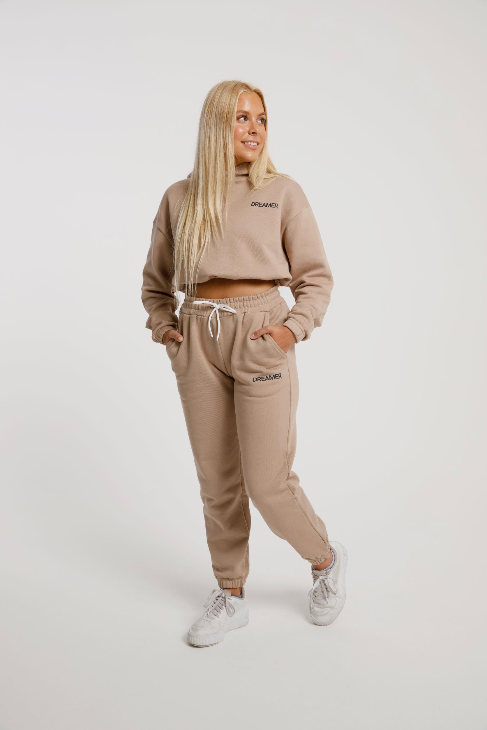 WOMEN’S SWEATPANTS